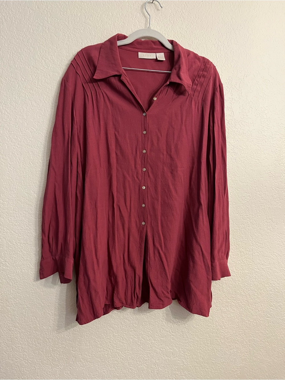 J. Jill 100% rayon lightweight summer Wine-Red Button Front Top